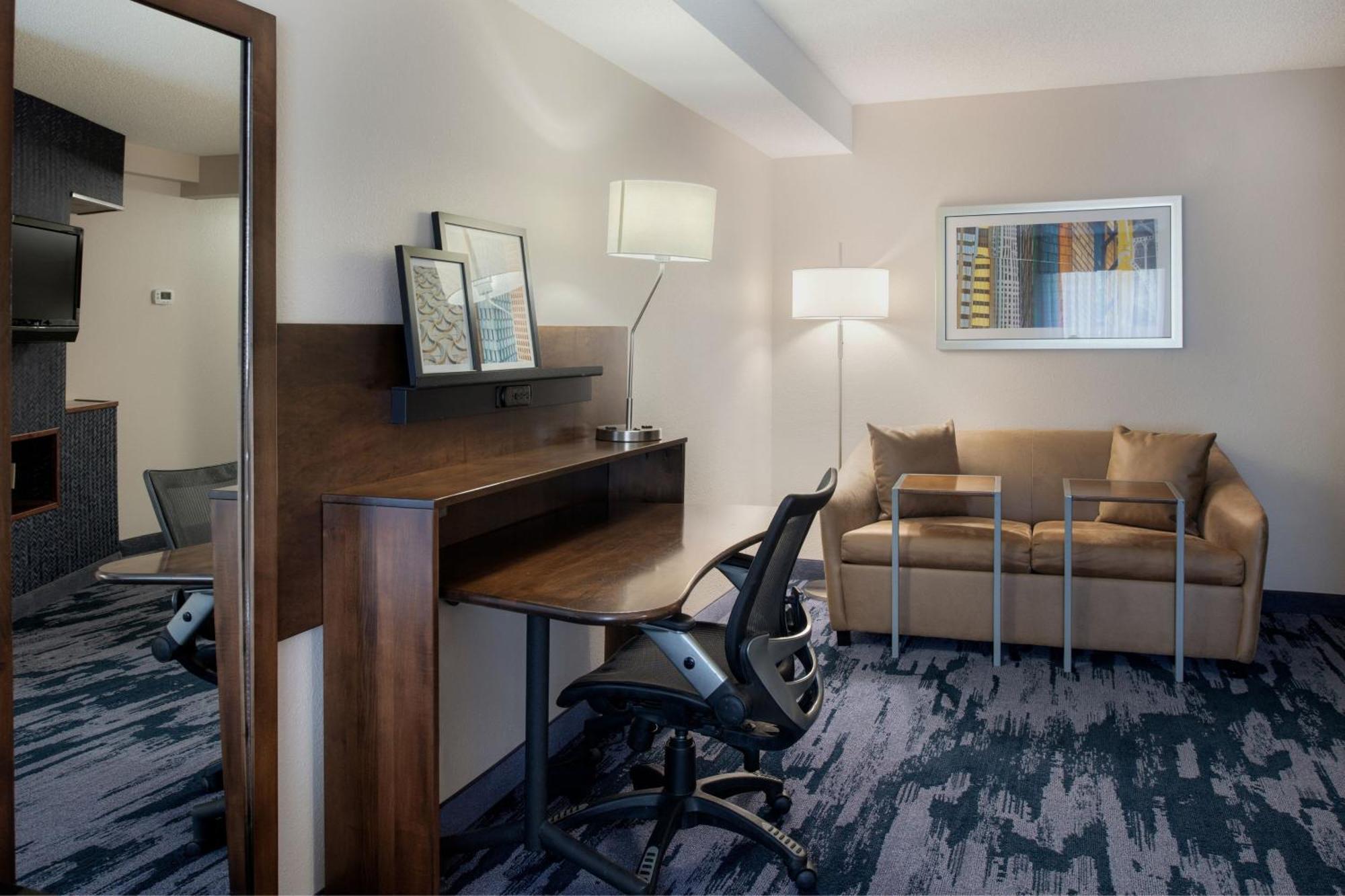 Hotel Fairfield By Marriott 3*