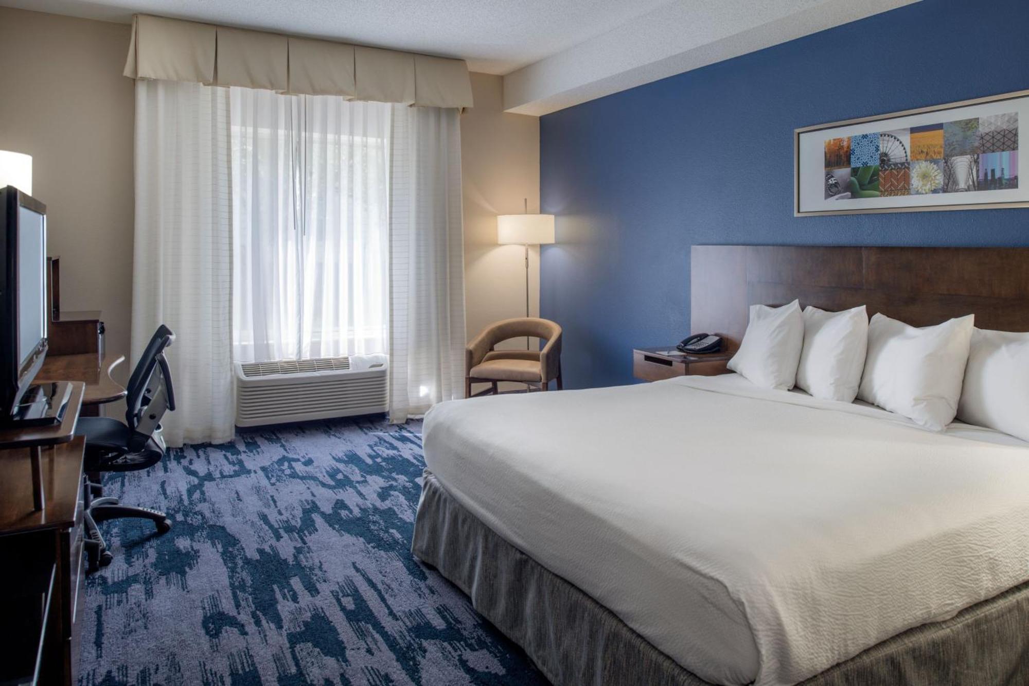 Hotel Fairfield By Marriott 3*